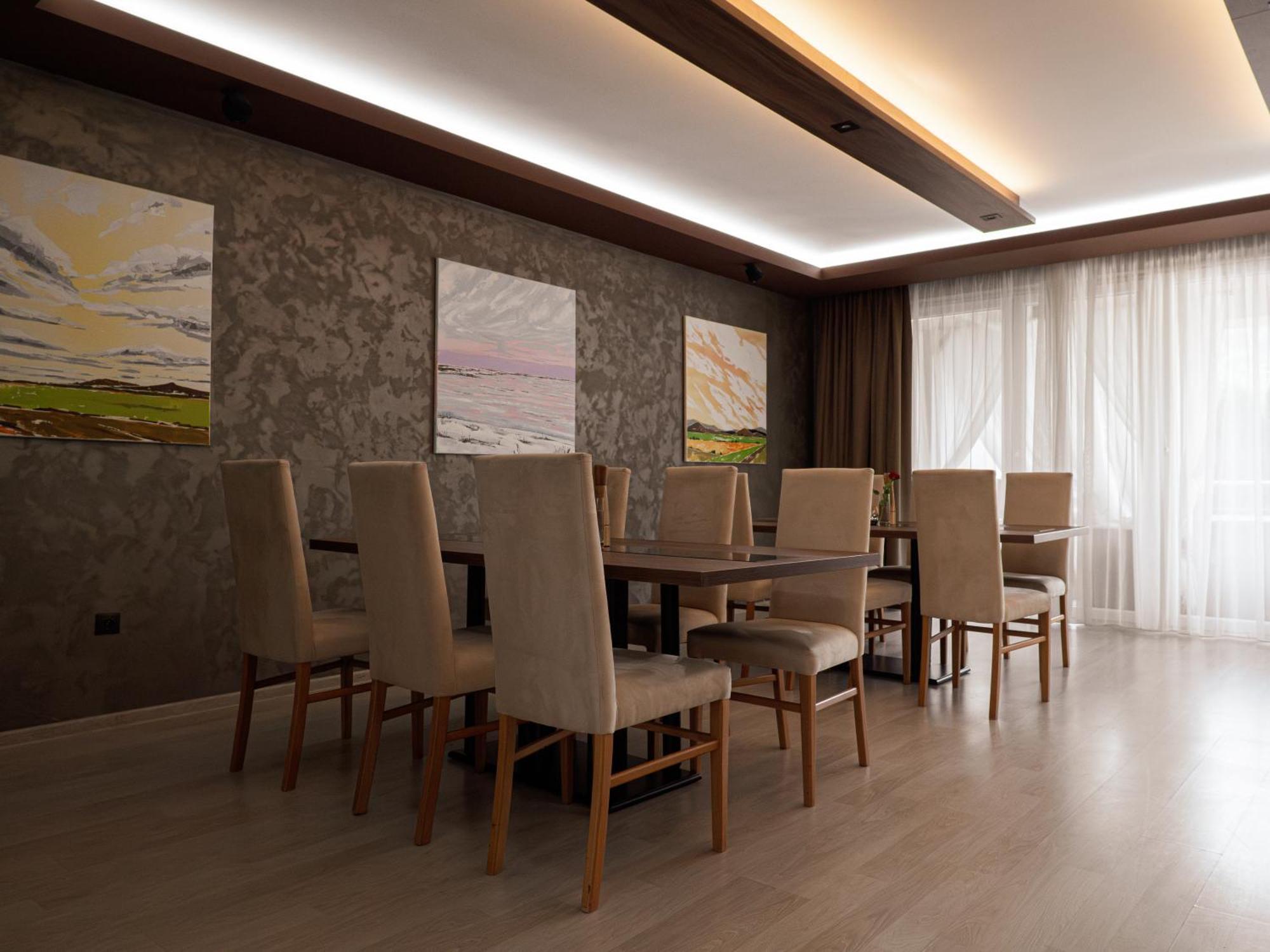 Elite Hotel Nova Dubnica Экстерьер фото