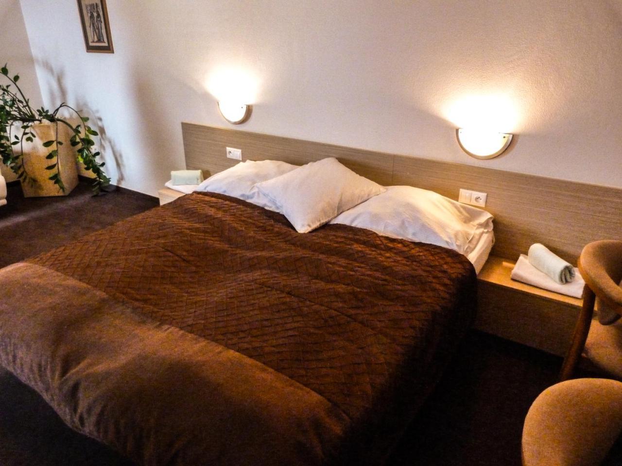 Elite Hotel Nova Dubnica Экстерьер фото